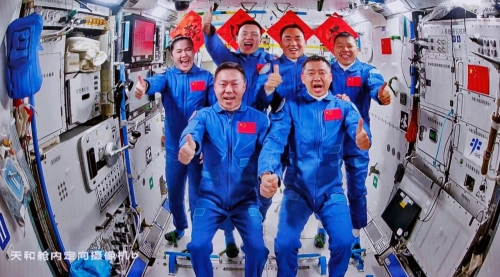 神舟二十号载人飞船发射取得成功 实现中国航天史上第6次“太空会师”