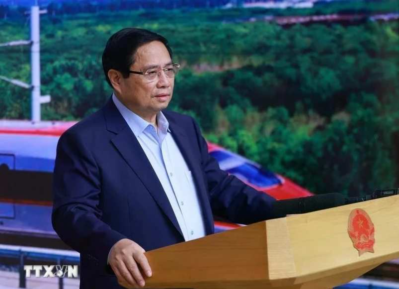 越南总理范明政：力争2026年开工建设越南北南高速铁路