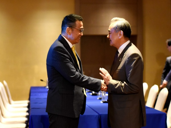 中国外长王毅会见泰国外长玛里 中方支持泰方全面参与金砖合作