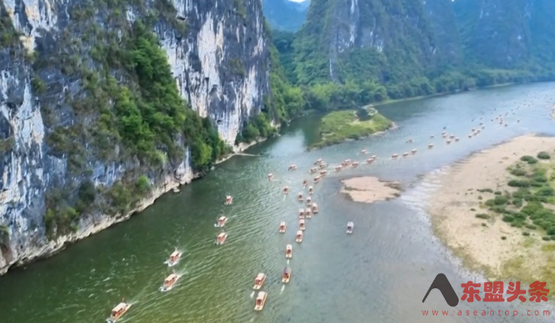 中国各地景区 五一假期吸引大量游客