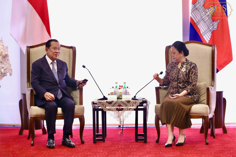 柬埔寨参议院主席洪森与印尼国会议长举行双边会谈