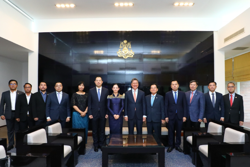 柬埔寨副首相孙占托与商业部大臣占尼莫率团前往美国 将就关税问题与美方进行谈判