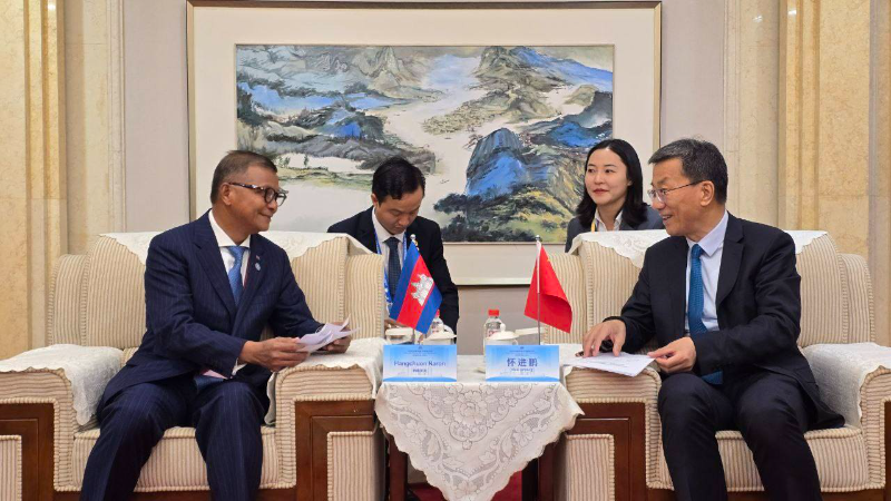 柬副首相兼教育大臣与中国教育部长在武汉会谈 将加强教育及数字教育领域合作