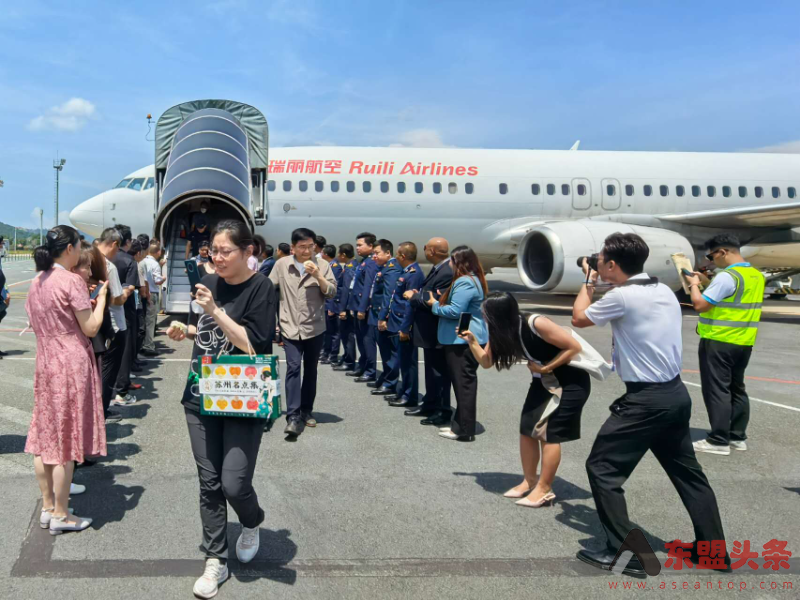 以西港特区为基，共筑中柬友谊长堤