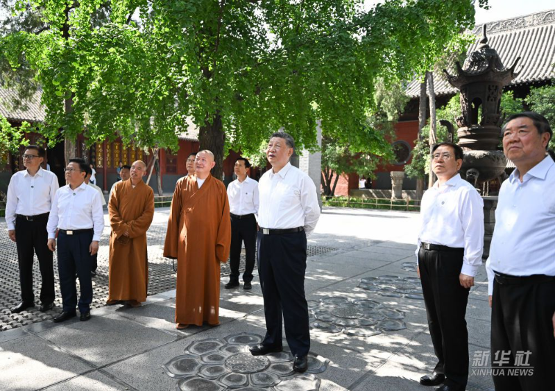 中国最高领导人习近平在河南洛阳市考察调研