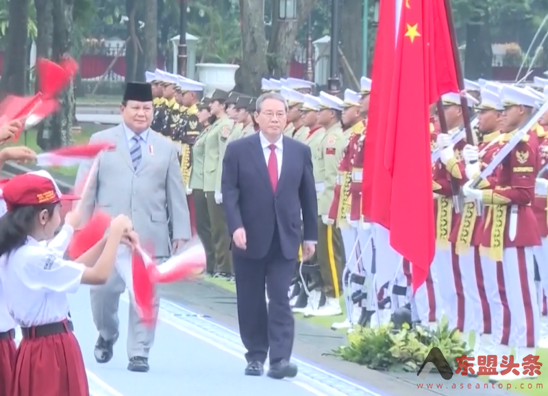 印尼总统普拉博沃举行仪式，欢迎中国总理李强队印尼进行正式访问