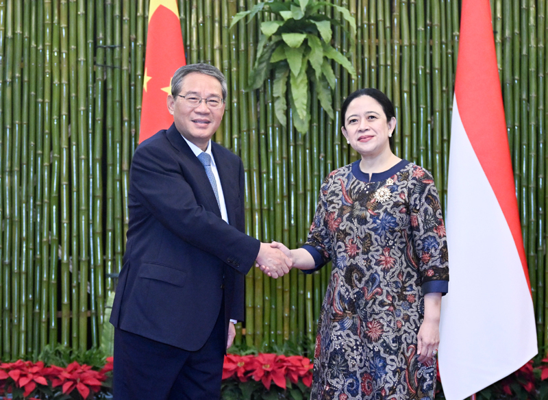 中国总理李强会见印尼国会议长布安
