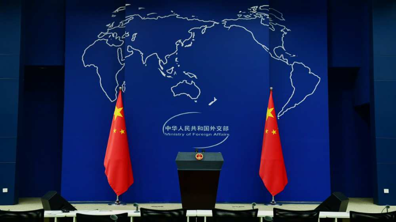 中国外交部回应美国防长在香格里拉对话会演讲：美方不要玩火