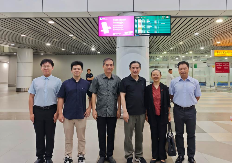 新任中国驻哥打基纳巴卢总领事朱兴龙抵达马来西亚沙巴州首府履新