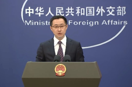 日本称中国战机“异常接近”日方巡逻机 中国外交部：日方抵近侦察是风险根源 