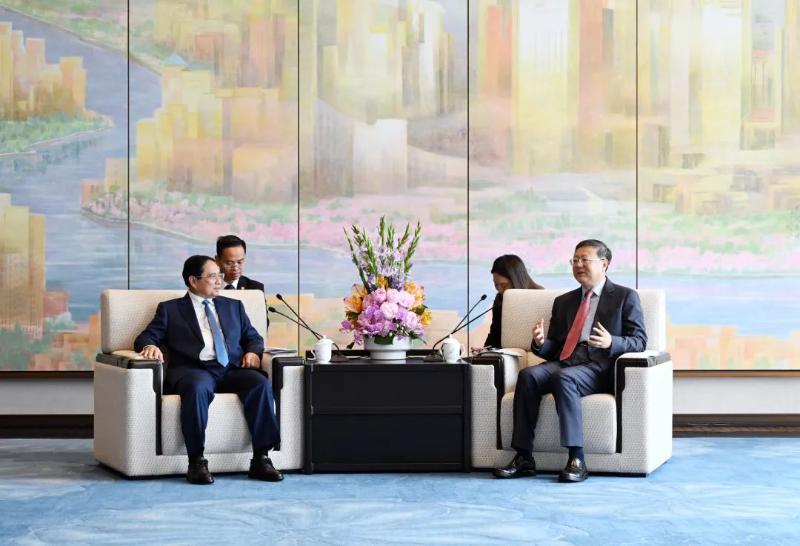 中共上海市委书记陈吉宁会见越南总理范明政