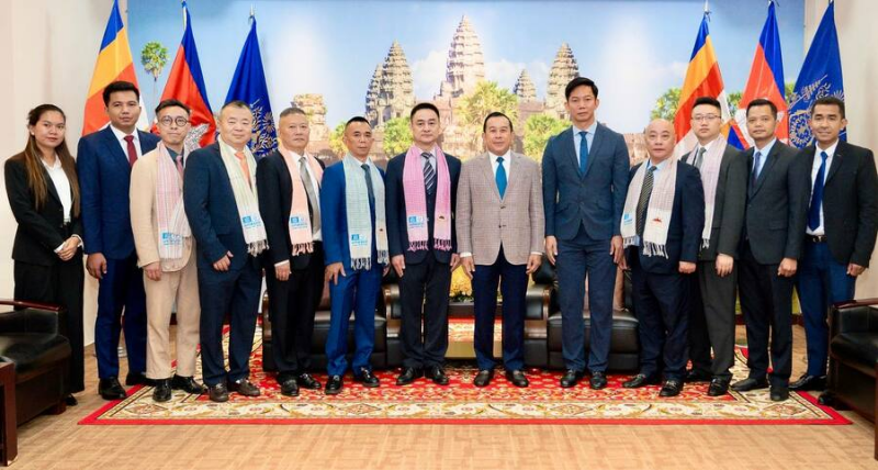 柬埔寨旅游部与柬埔寨拳击联合会、中国四川峨眉传奇俱乐部进行工作会谈 共同开发体育旅游