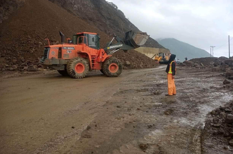 受热带风暴“克里辛”影响 菲律宾多地遭遇持续强降雨和大风