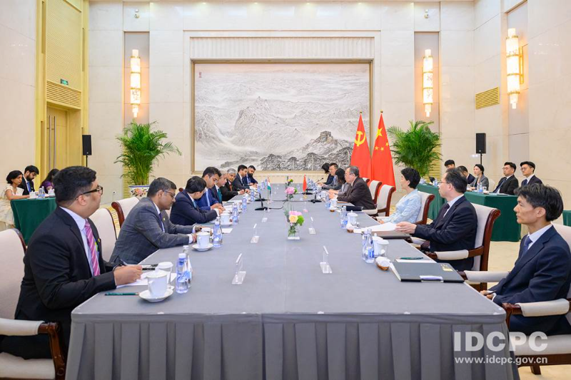 中共中央对外联络部部长刘建超在北京会见印度外长苏杰生