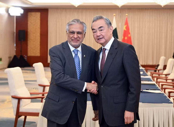 中国外长王毅会见巴基斯坦副总理兼外长达尔 中巴友谊独一无二