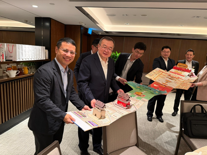 中共中央对外联络部部长刘建超会见新加坡人民行动党主席和多名政府部长 