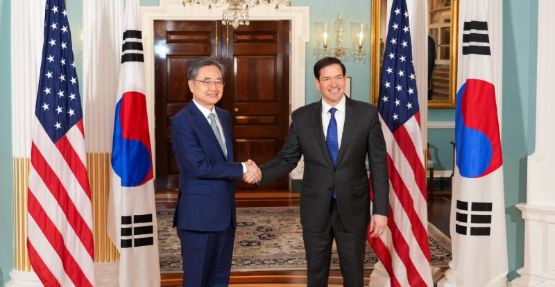 韩国外长接受美媒专访就涉华问题表态：警惕中国的崛起 同时与中国保持良好关系 
