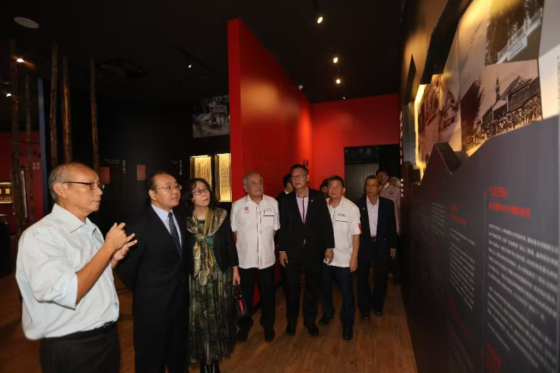 马来西亚森美兰中华大会堂和森州各华团共同举办《日治时期史料展》 中国大使出席