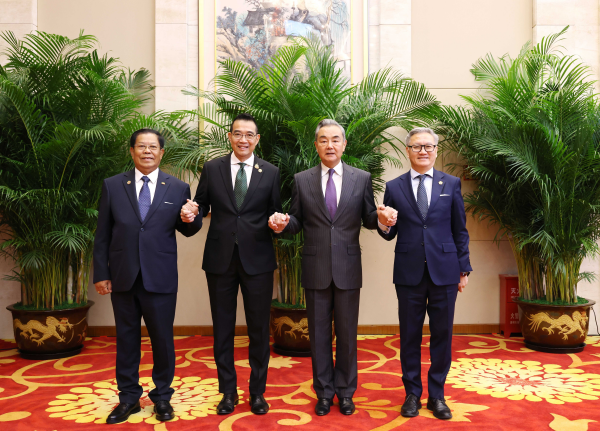 中老缅泰外长举行非正式会晤 四方同意大力打击网赌电诈、毒品和人口贩卖等跨境犯罪