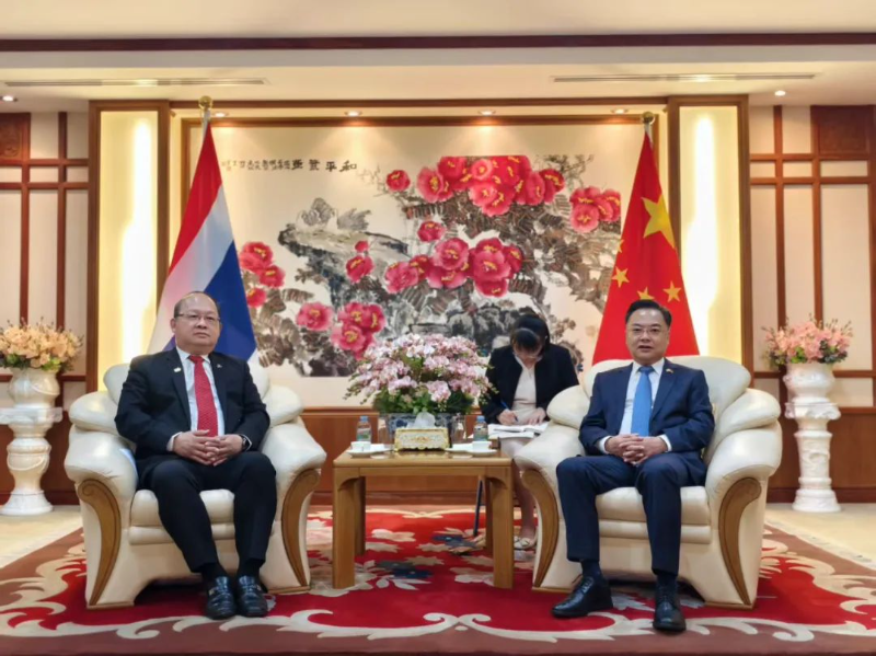 新任中国驻泰国大使张建卫会见泰国工业联合会主席江莱