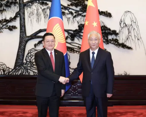Secretary-General of ASEAN Meets with Vice Premier of China