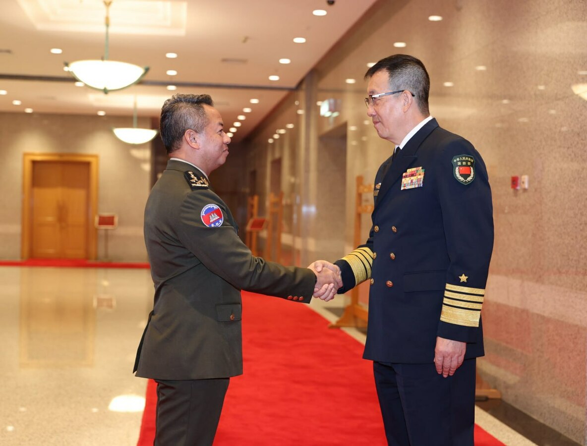 中柬两国防长举行会晤 就地区安全与防务合作交换意见