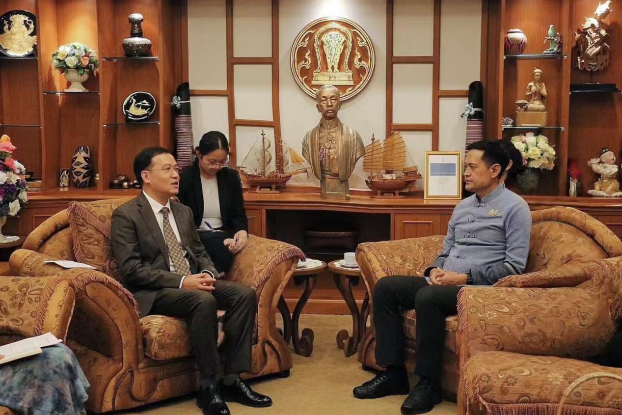 中国驻清迈总领事陈海平拜会新任清迈府府尹 希望清迈府切实恪守一个中国原则