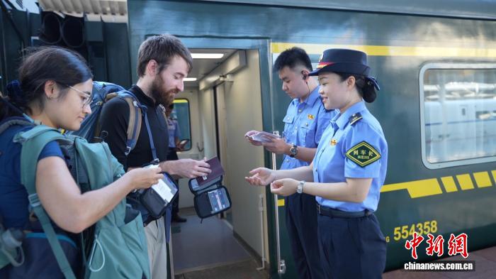 中越国际旅客列车恢复开行4个月 运送跨境旅客超8000人次