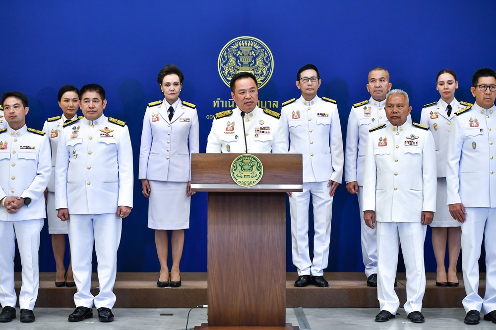 阿努廷，会在曼谷吃路边摊的泰国新总理