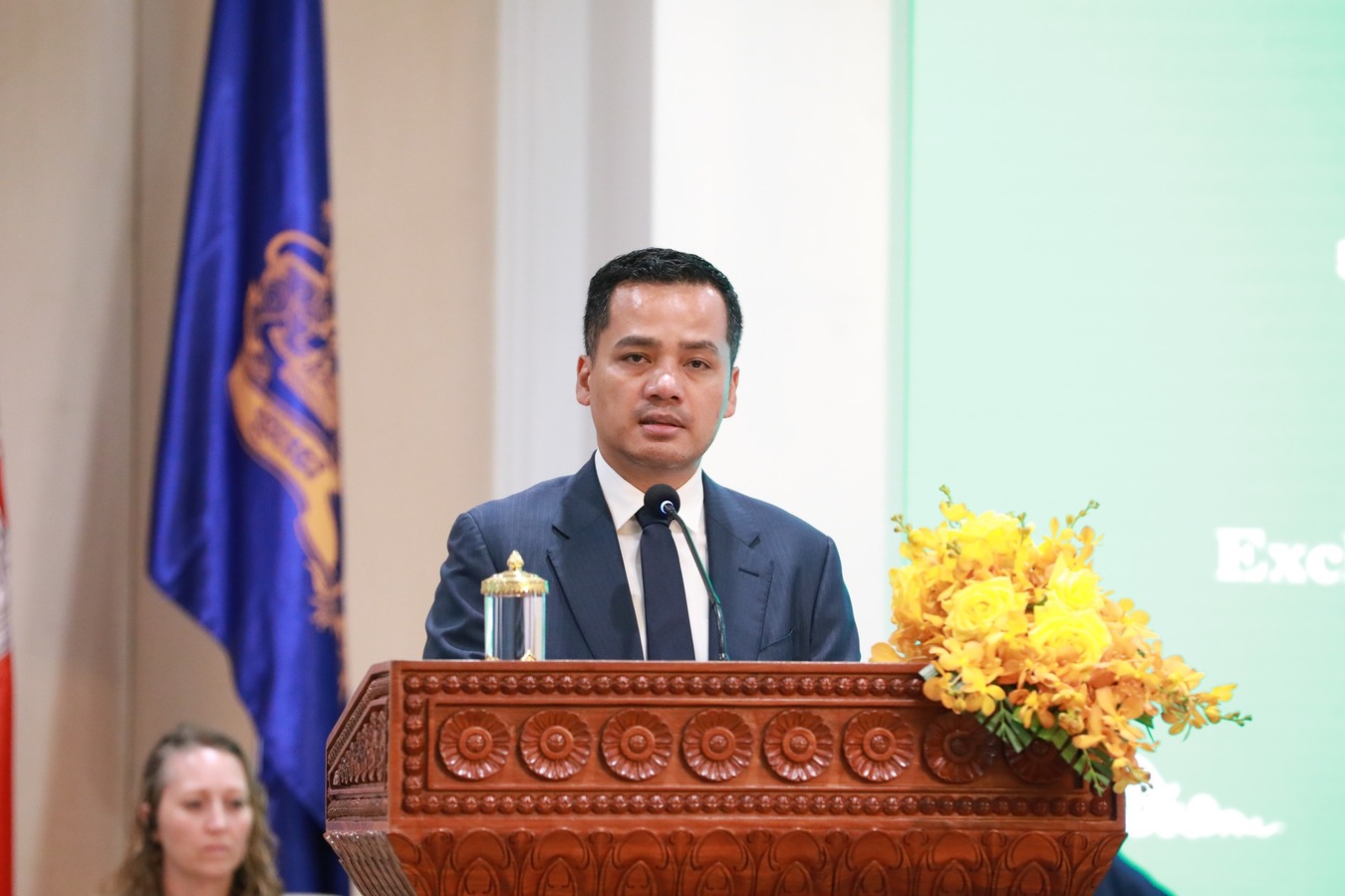 两年驱逐1.5万涉嫌网络犯罪外国人 柬埔寨彰显打击网络犯罪决心