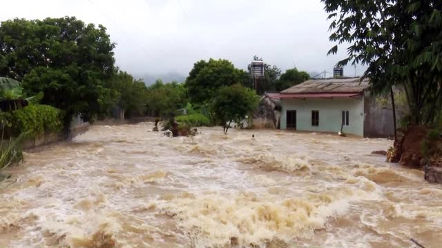 越南北部持续暴雨引发洪涝与山体滑坡 已致至少3死4失踪