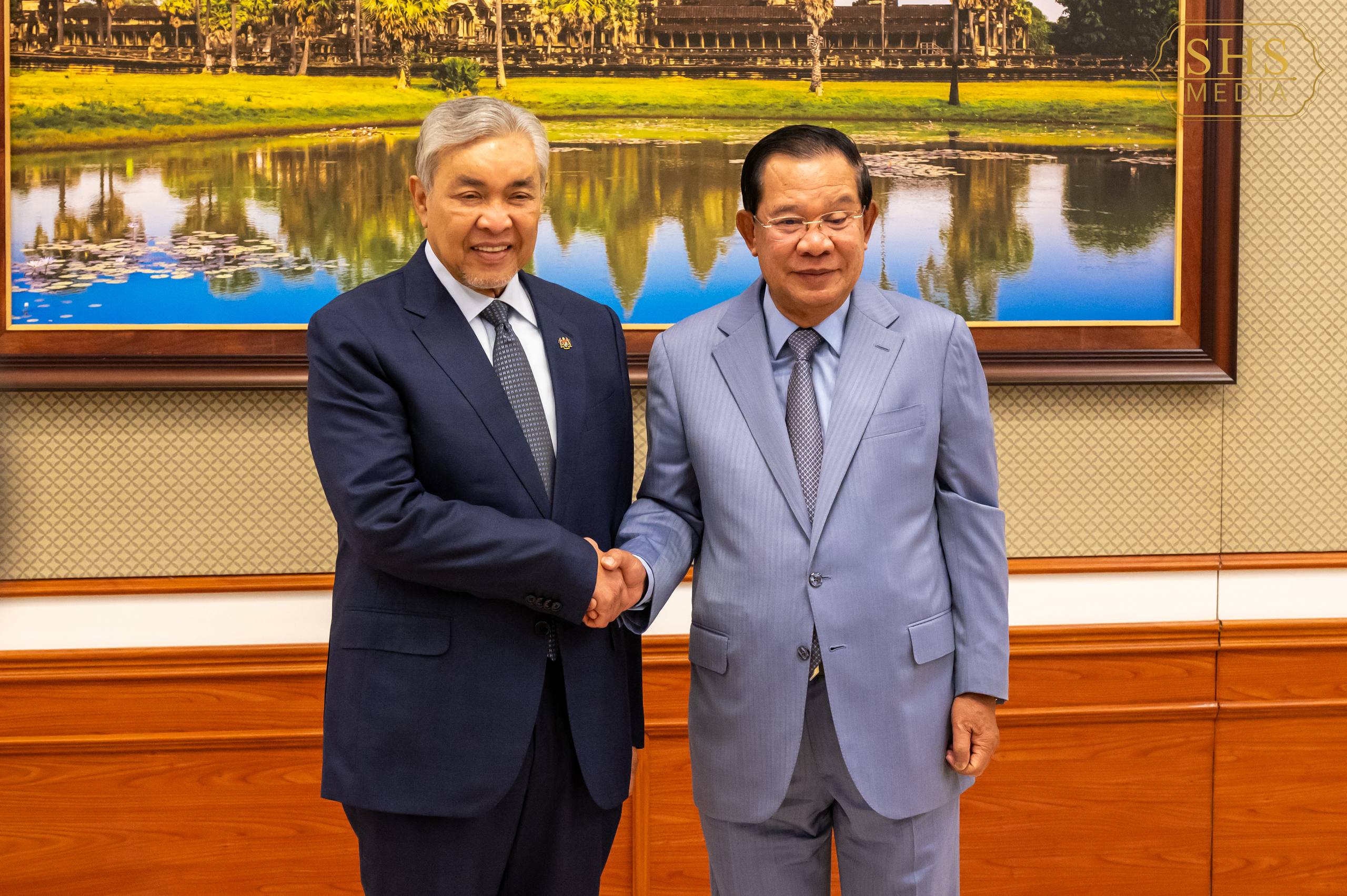 柬埔寨参议院主席洪森会见马来西亚副总理扎希德