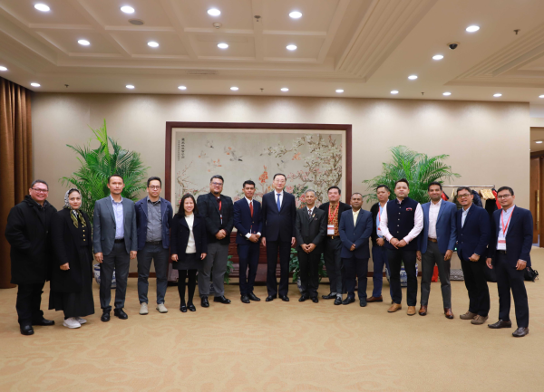  中国外交部副部长孙卫东会见亚洲周边国家媒体人士