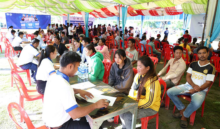 Cambodian Ministry of Labour and Vocational Training Launches Major Job Fair in Battambang, Offering 70,000 Jobs to Returning Migrant Workers