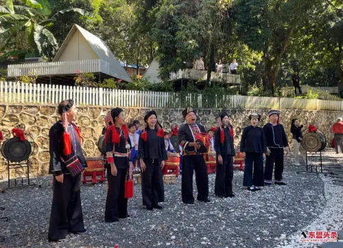 Heavenly Echoes Across the Valleys: Gongnui Yao Ballad Inheritors in Dahua, Guangxi, Hope to Bring Their Songs to the World