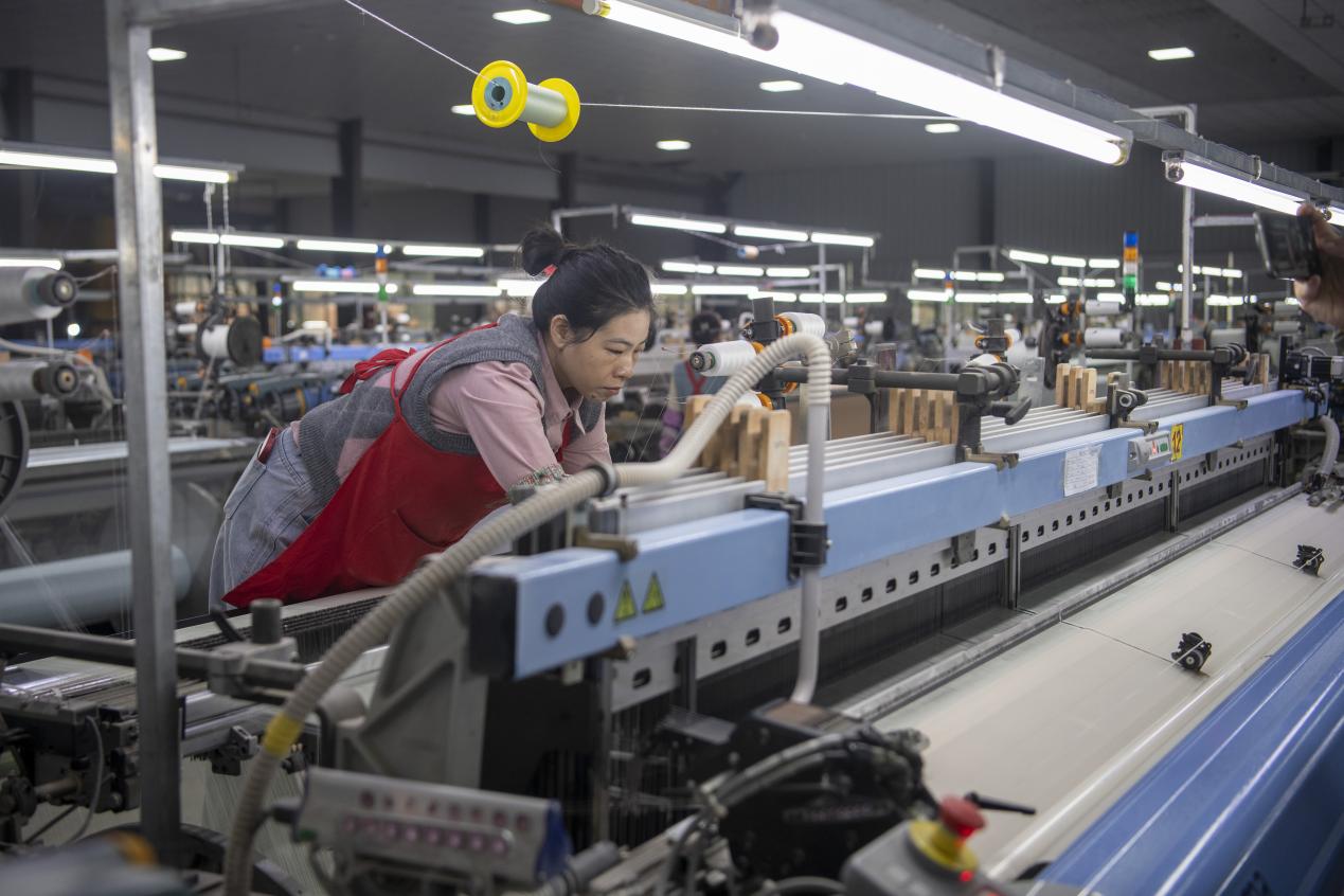 (Into China's Villages) A Single Thread's "Smart Transformation" in Guangxi's Xincheng Creates a Billion-Yuan "New Silk Road"
