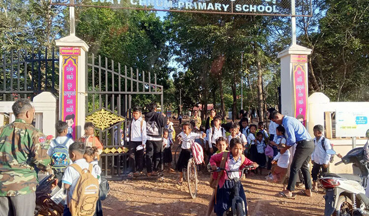 Over 900 Schools in Six Cambodian Provinces Forced to Close Amid Border Conflict