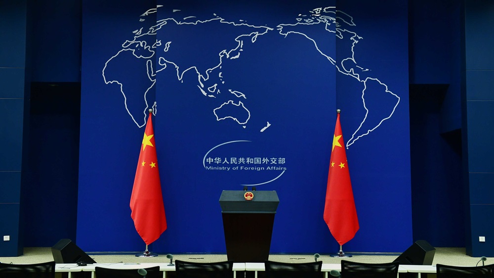 中国外交部回应美国强行控制委内瑞拉总统马杜罗夫妇：表示严重关切 呼吁立即释放