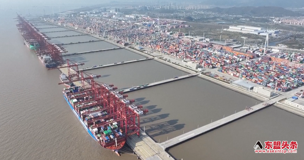 China's Ningbo-Zhoushan Port leads global cargo throughput for 17 years