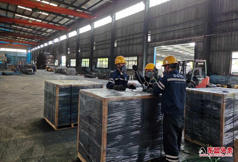 中国西部县城秀山崛起锂电池负极材料产业 助力中国新能源汽车走向世界