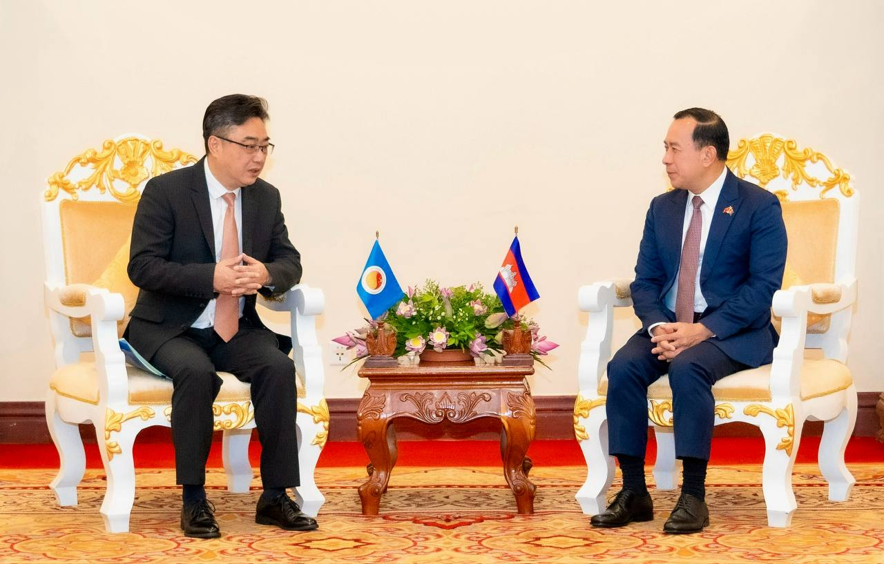 ក្រសួងទេសចរណ៍ និងមជ្ឈមណ្ឌលអាស៊ាន-ចិន បញ្ជាក់អះអាងពីឆន្ទៈសហការរួមគ្នាជំរុញកំណើនភ្ញៀវទេសចរចិនមកកម្ពុជាឱ្យកាន់តែច្រើនឡើង