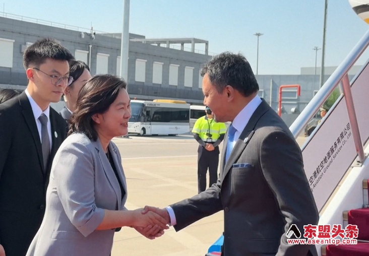 文莱王储比拉抵达北京，开始对中国进行正式访问