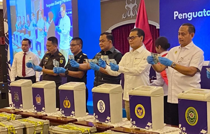 印尼央行与警方销毁46万余张假钞