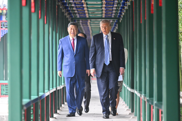 中国国家主席习近平在中南海同美国总统特朗普举行小范围会晤