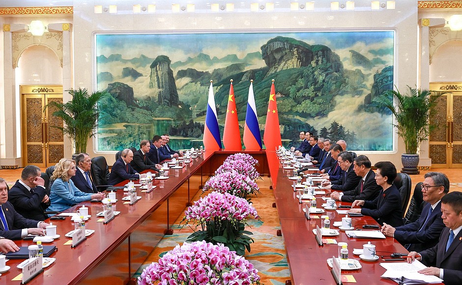 中国国家主席习近平同俄罗斯总统普京会谈 同意《中俄睦邻友好合作条约》继续延期