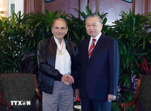 越南国家主席苏林与东帝汶总统奥尔塔在新加坡举行会晤