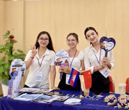 汉思教育成功举办中国留学展览会，逾五百人共赴留学之约