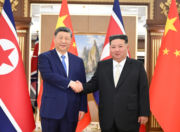 中国最高领导人习近平同朝鲜最高领导人金正恩举行会谈 就发展中朝关系提出4点意见
