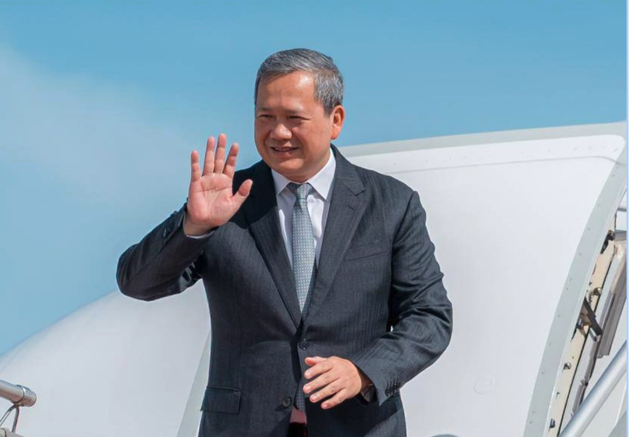 柬埔寨首相洪玛奈启程赴俄罗斯出席俄罗斯—东盟纪念峰会