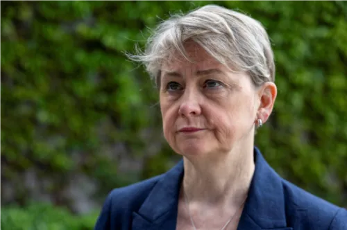以国家安全部长宣称“整个黎巴嫩必须燃烧”，英国外交大臣谴责：骇人听闻、令人憎恶